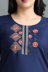 Filiate Women Embroidered Straight Kurta with Round Neck