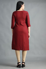 Filiate Women Embroidered Straight Kurta with Round Neck